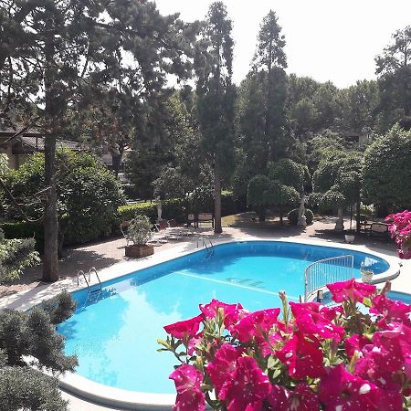New Tiffany'S Park Hotel ลิโดดิเยโซโล ภายนอก รูปภาพ
