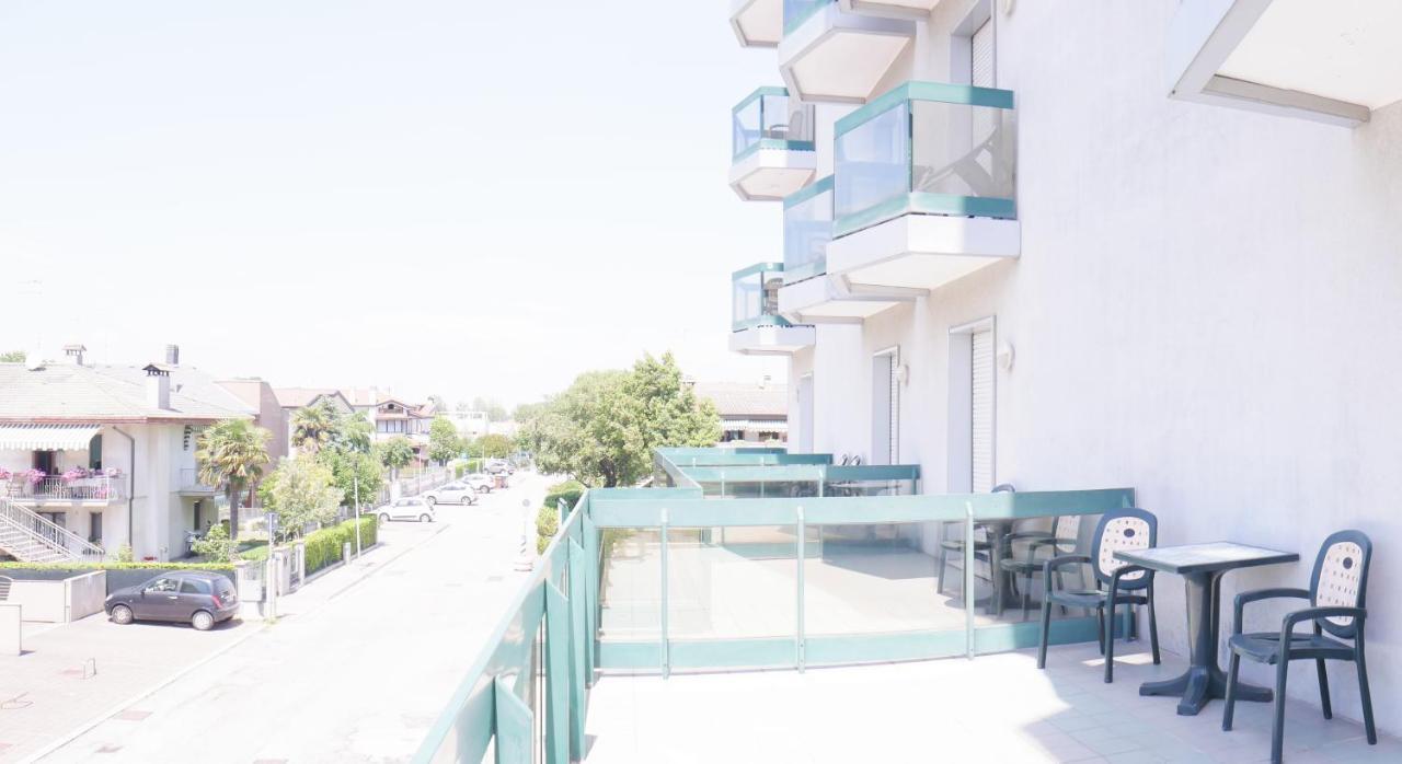 New Tiffany'S Park Hotel ลิโดดิเยโซโล ภายนอก รูปภาพ